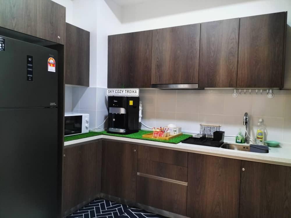 Sky Cozy Troika Residence, 1 Bedroom 4-6 Pax, 2 Bedrooms 6-8 Pax, Pool Vew, Sky & City View, Free Parking, Pool, Unlimited Wifi & Netflix Кота-Бару Экстерьер фото