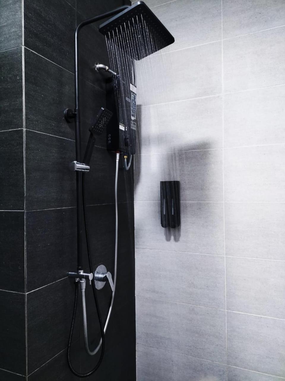 Sky Cozy Troika Residence, 1 Bedroom 4-6 Pax, 2 Bedrooms 6-8 Pax, Pool Vew, Sky & City View, Free Parking, Pool, Unlimited Wifi & Netflix Кота-Бару Экстерьер фото